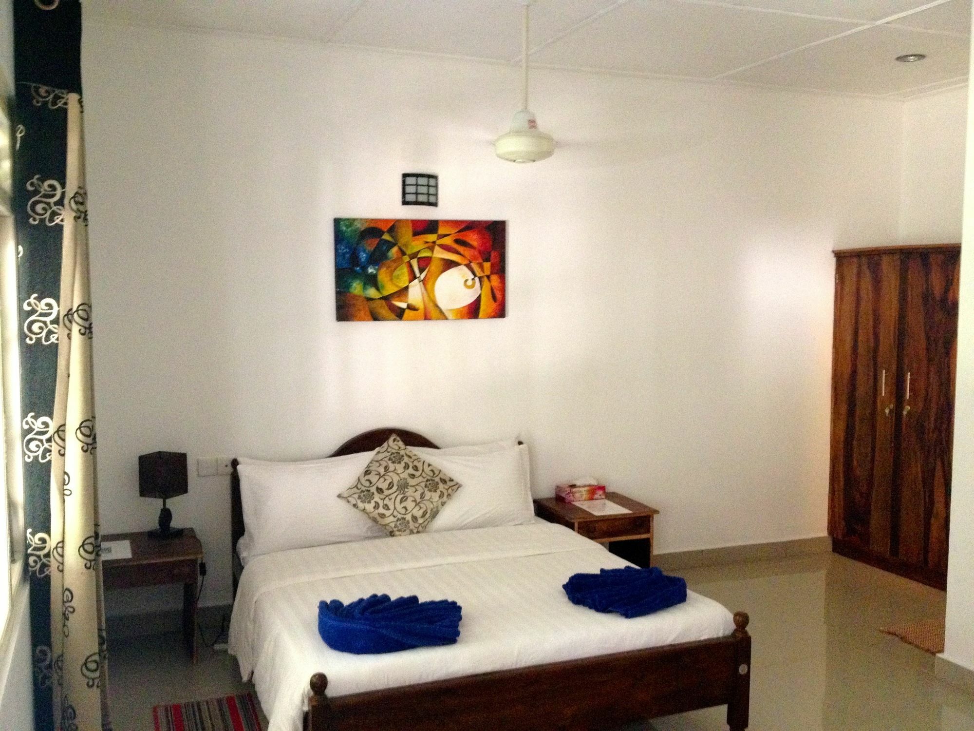 Fire Dragon Hideaway Hotel Negombo Eksteriør billede